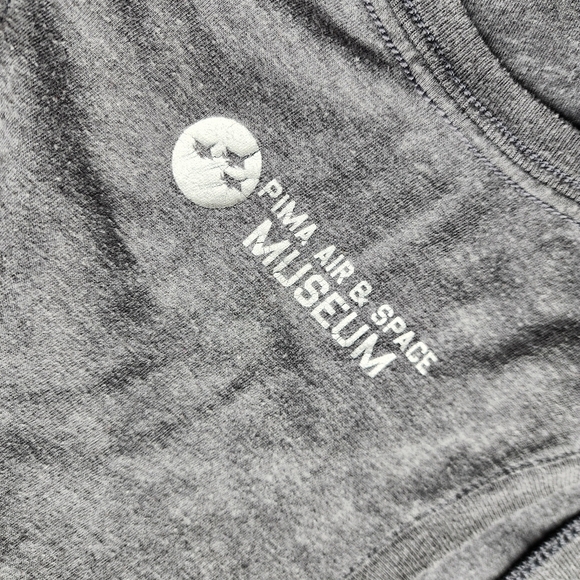 We Can Do It Gray Sleeveless Gray Graphic Tank Top - Picture 7 of 8